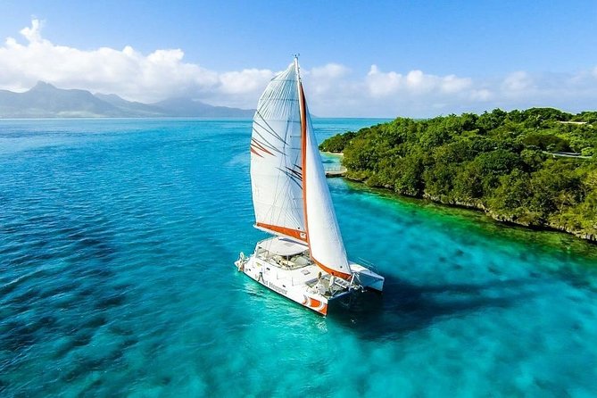 ILE AUX CERFS TOUR :
