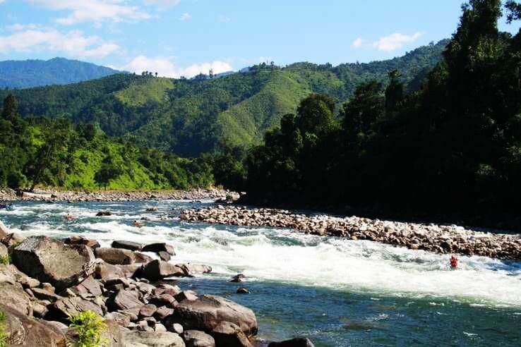 Guwahati Airport / Rly Station—Tezpur / Bhalukpong (252 km/6 hours) :