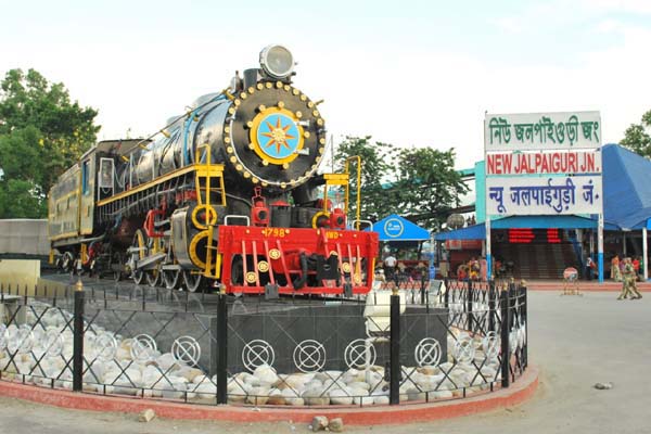 Arrived at (NJP) / Bagdogra Airport (IXB) –Transfer to Gangtok :