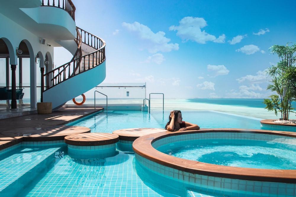 FULL DAY AT LEISURE :