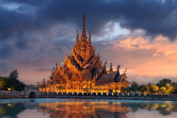  ARRIVE BANGKOK AND TRANSFER TO PATTAYA & ALCAZAR SHOW