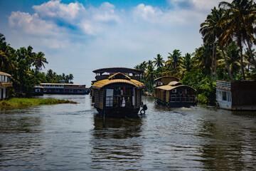 Explore Alleppey’s Scenic Canals & Backwaters