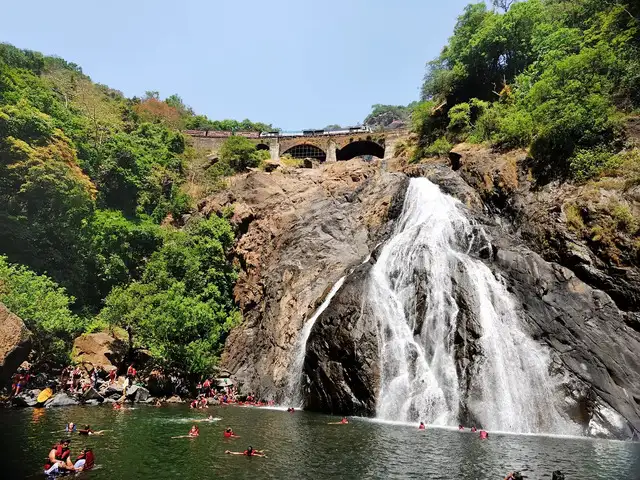 Dudhsagar Waterfalls Sightseening :