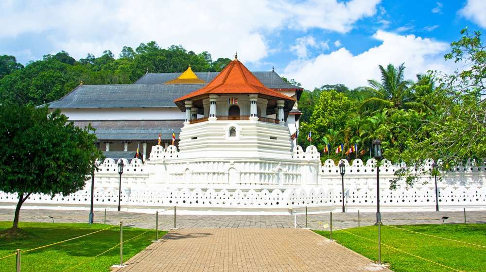 Arrive in Bentota - Evening at leisure :
