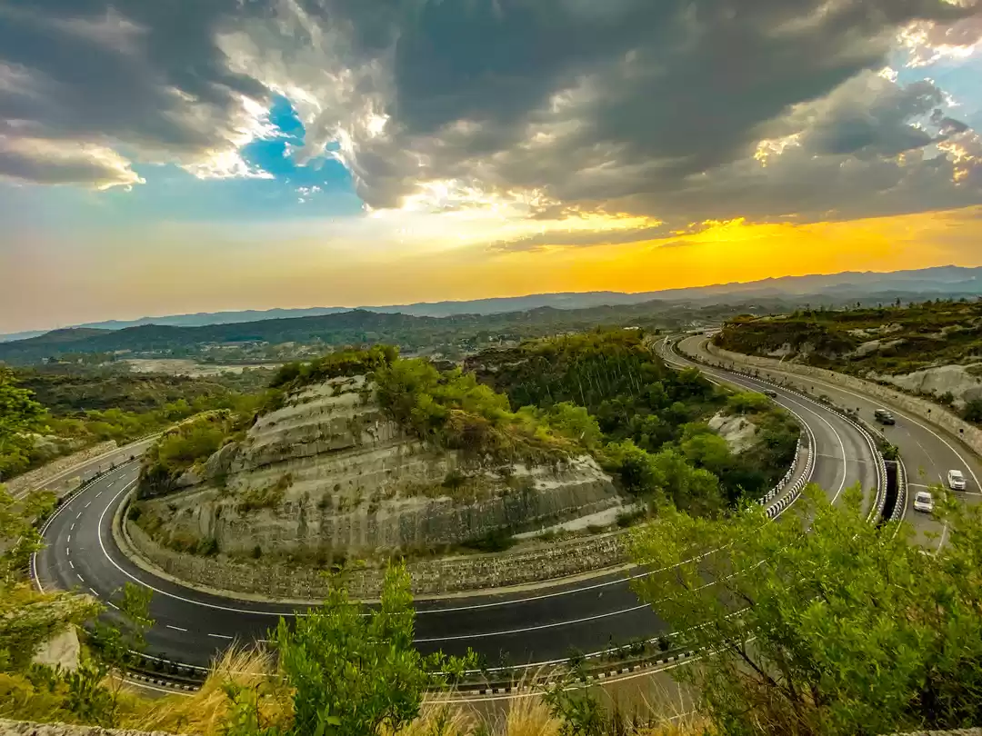 GATEWAY TO THE HIMALAYAS (Arrive Jammu)